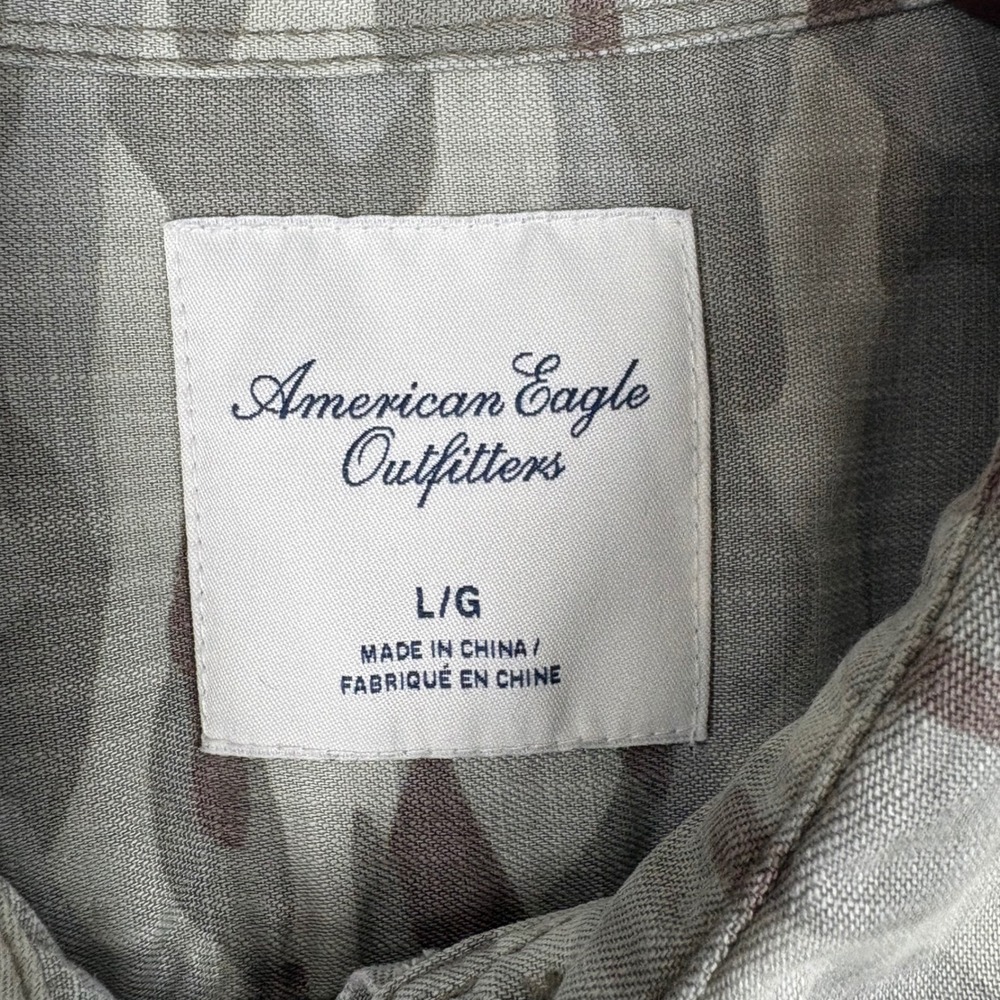American Eagle Button Down‎ Shirt Camo - Picture 4 of 5